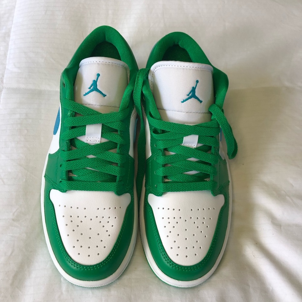 Women’s Nike air Jordan’s sz 7